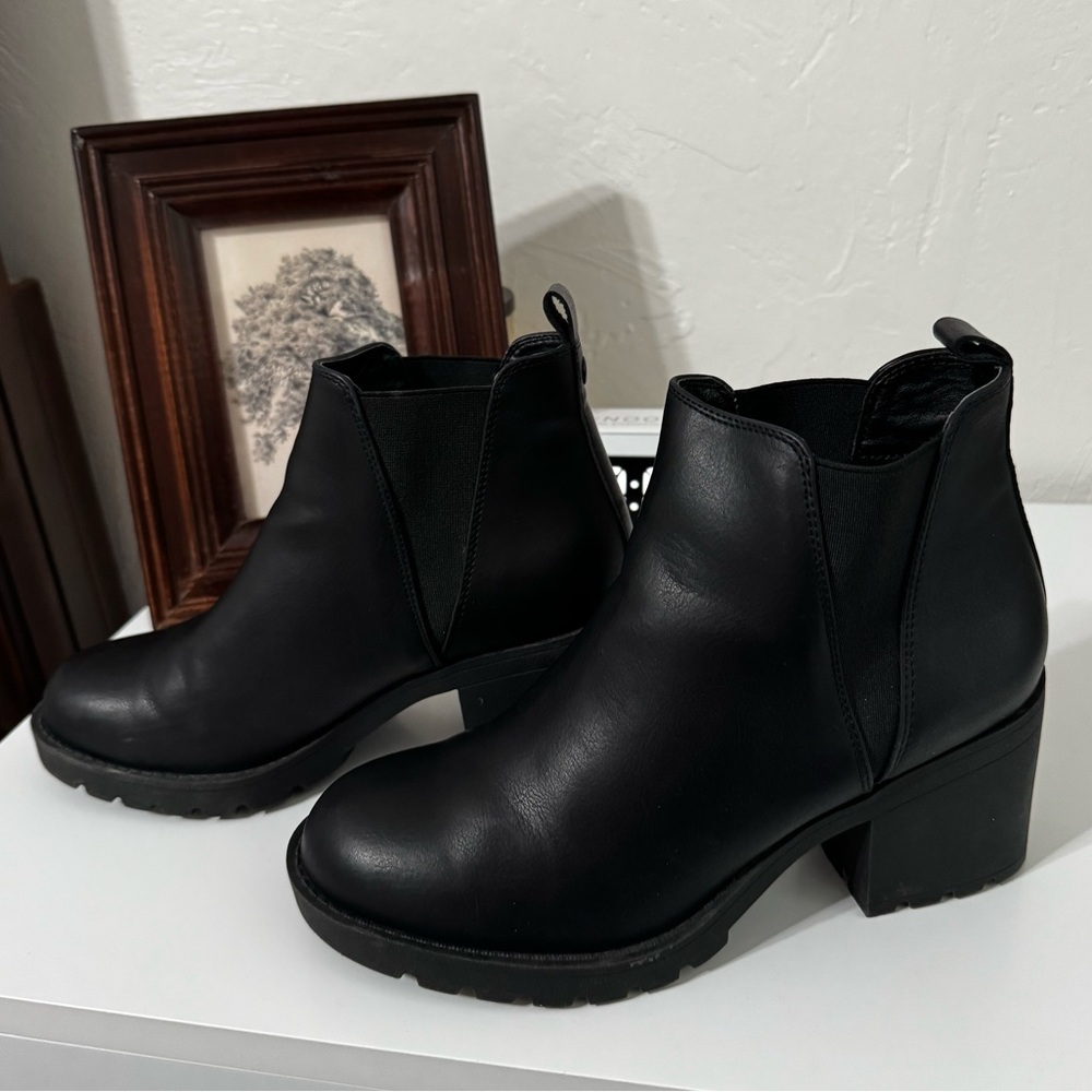 Xappeal Black Chunky Heel Chelsea Ankle Boots